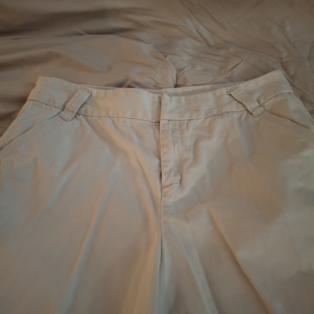 Christopher & Banks Women's Beige Casual Shorts - Picture 3 of 8
